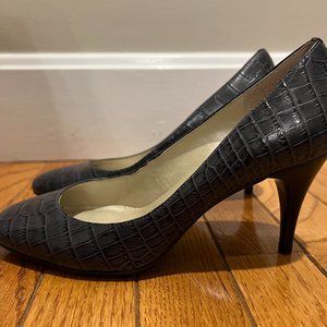 Talbots navy leather heels Size 6